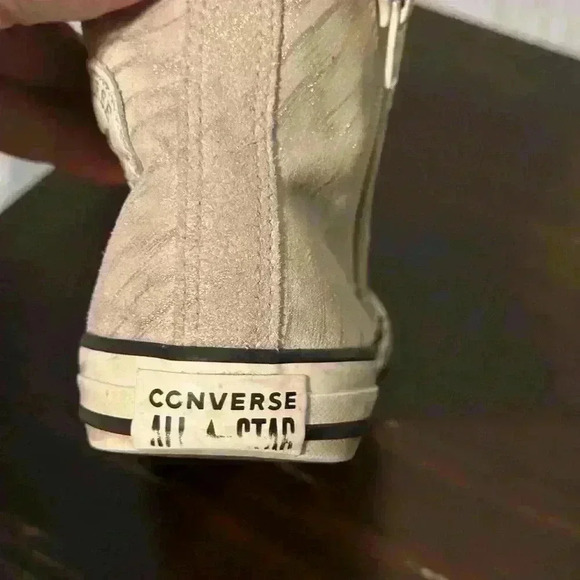 Kids Converse High top. 
Cream Sparkle Suede. 
Zipper. 
Sparkle Laces. 
Size 1 - Picture 6 of 7
